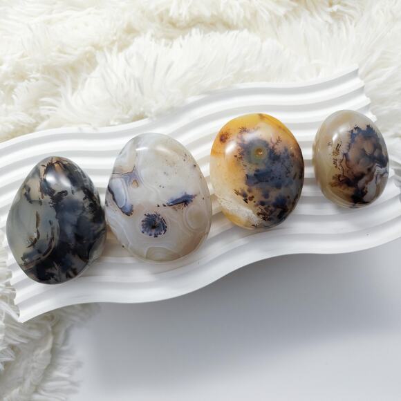 Dendritic Agate Palm Stone Grounding Crystal - Picture 4 of 9